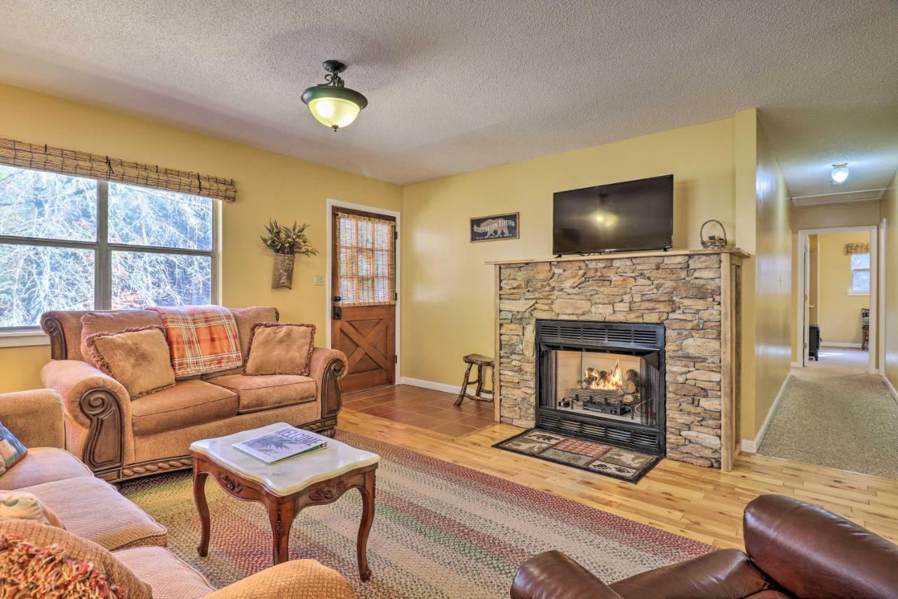 Creekside Retreat With Deck, 18 Miles To Wolf Ridge Villa Weaverville Dış mekan fotoğraf